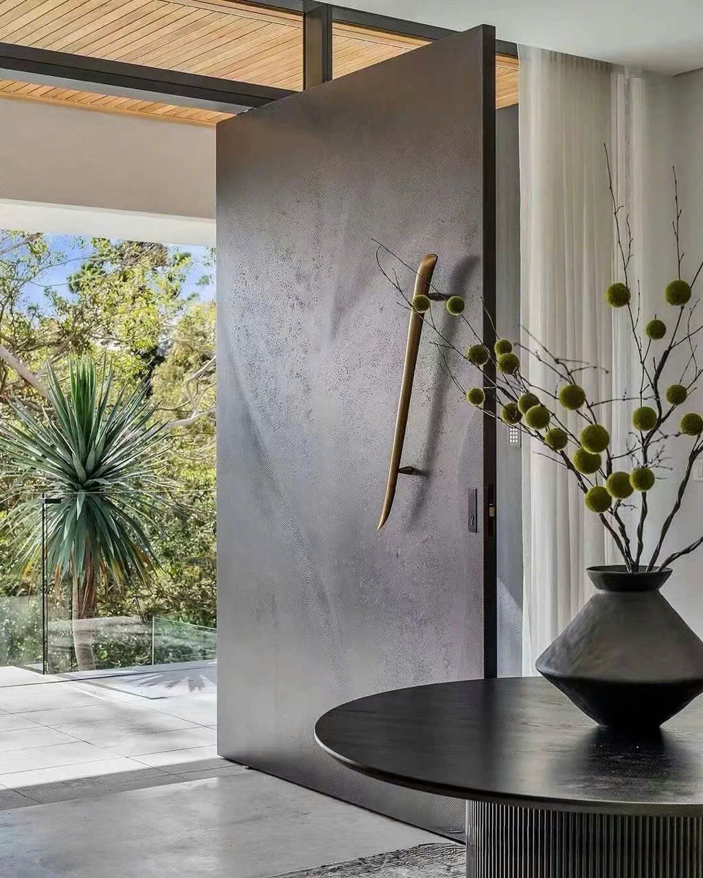 Cửa Chính Biệt Thự Villa